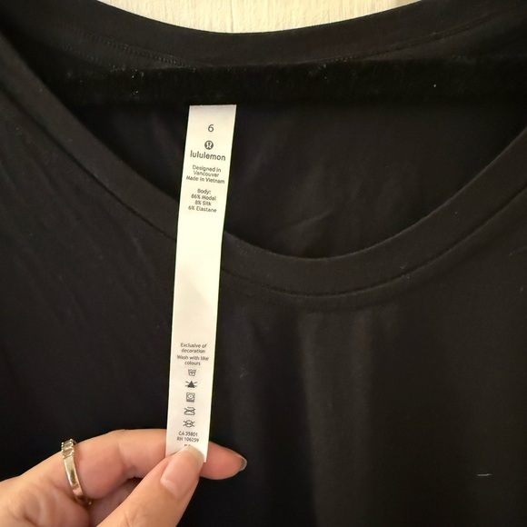 NWT Lululemon Long Sleeve - Picture 4 of 5